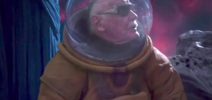 Detail Stan Lee Cameo Logan Nomer 28