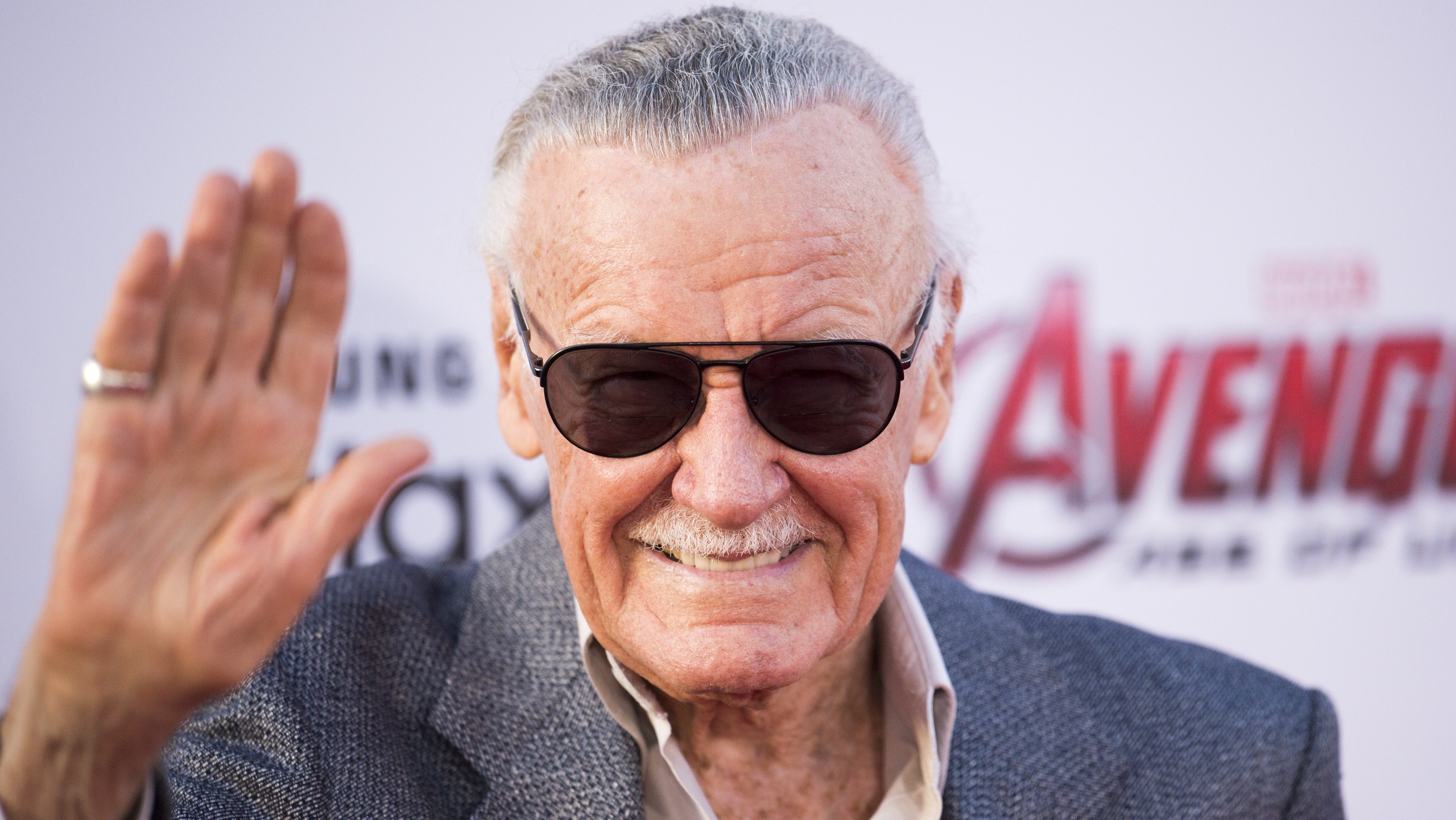 Detail Stan Lee Cameo Logan Nomer 53