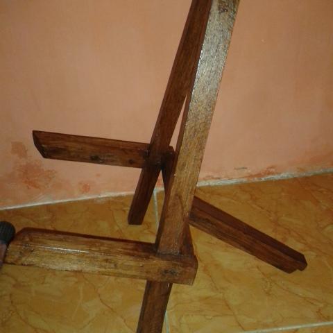 Detail Stand Gitar Dari Kayu Nomer 18