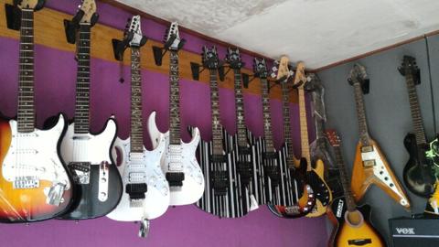 Detail Stand Gitar Gantung Nomer 33