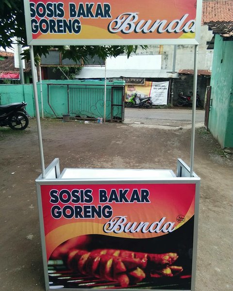 Stand Sosis Bakar - KibrisPDR