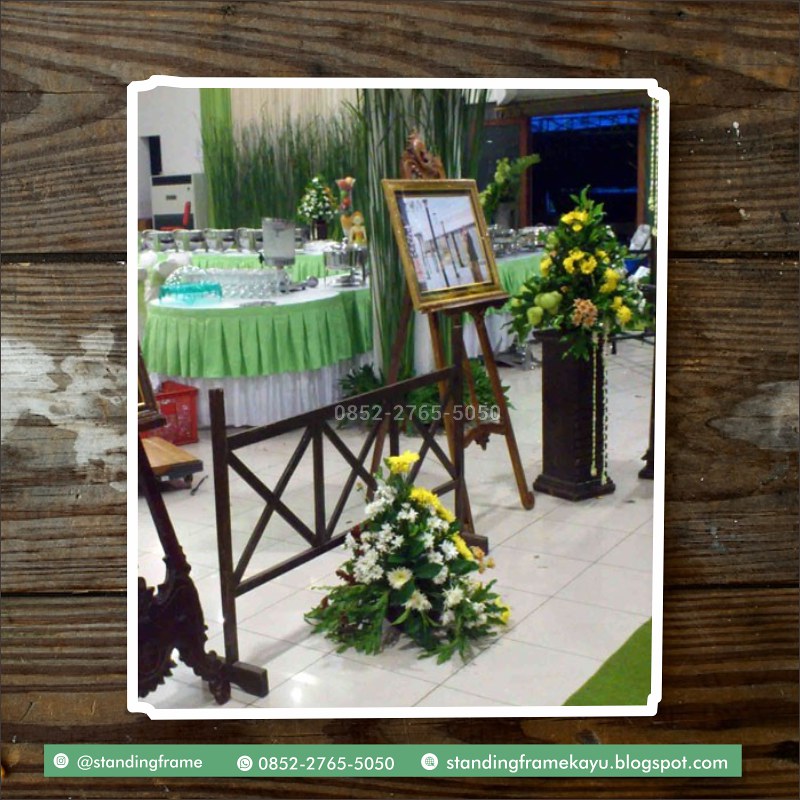 Detail Standing Foto Wedding Kayu Nomer 12