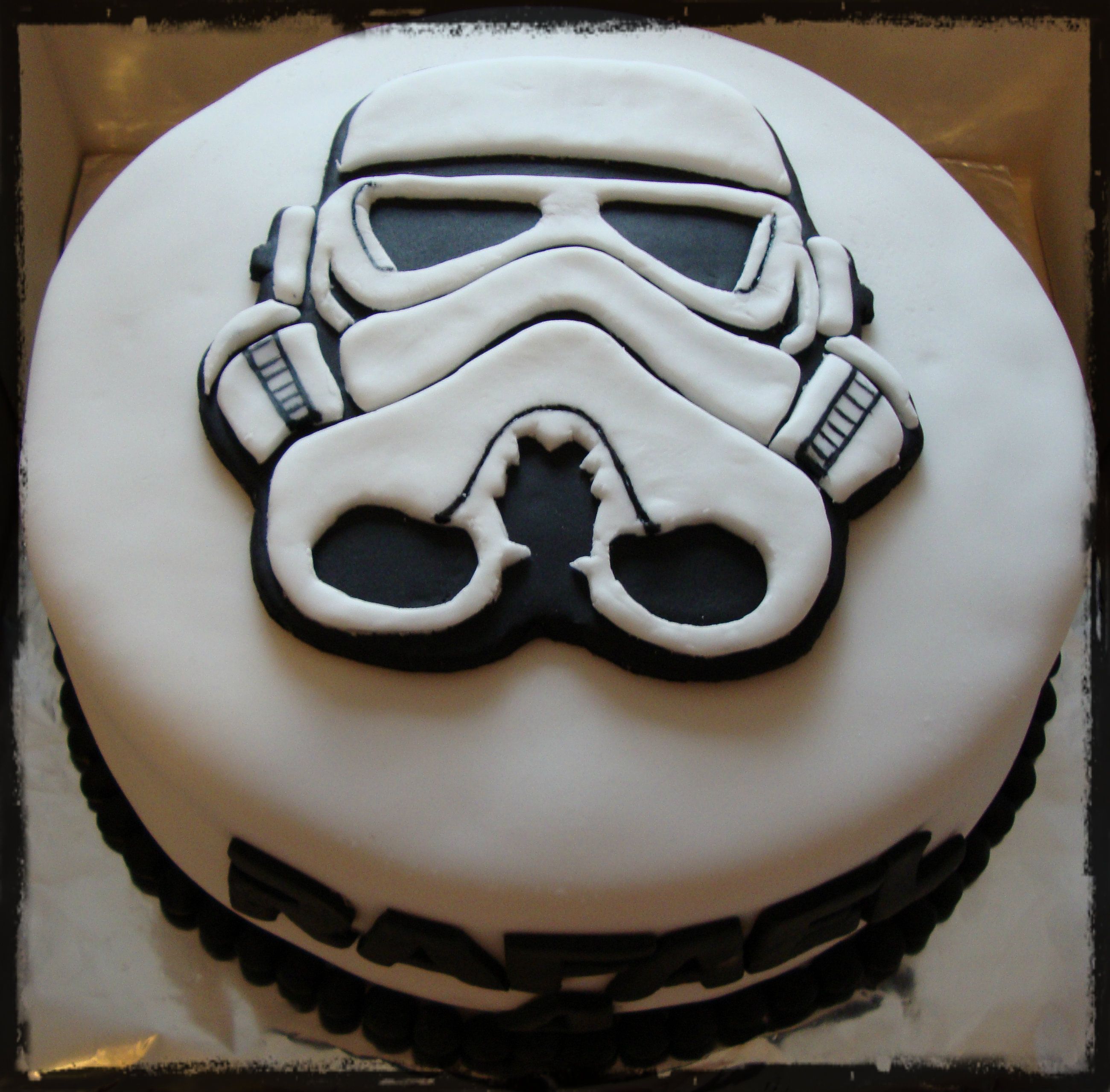 Detail Star Wars Stormtrooper Cake Nomer 4