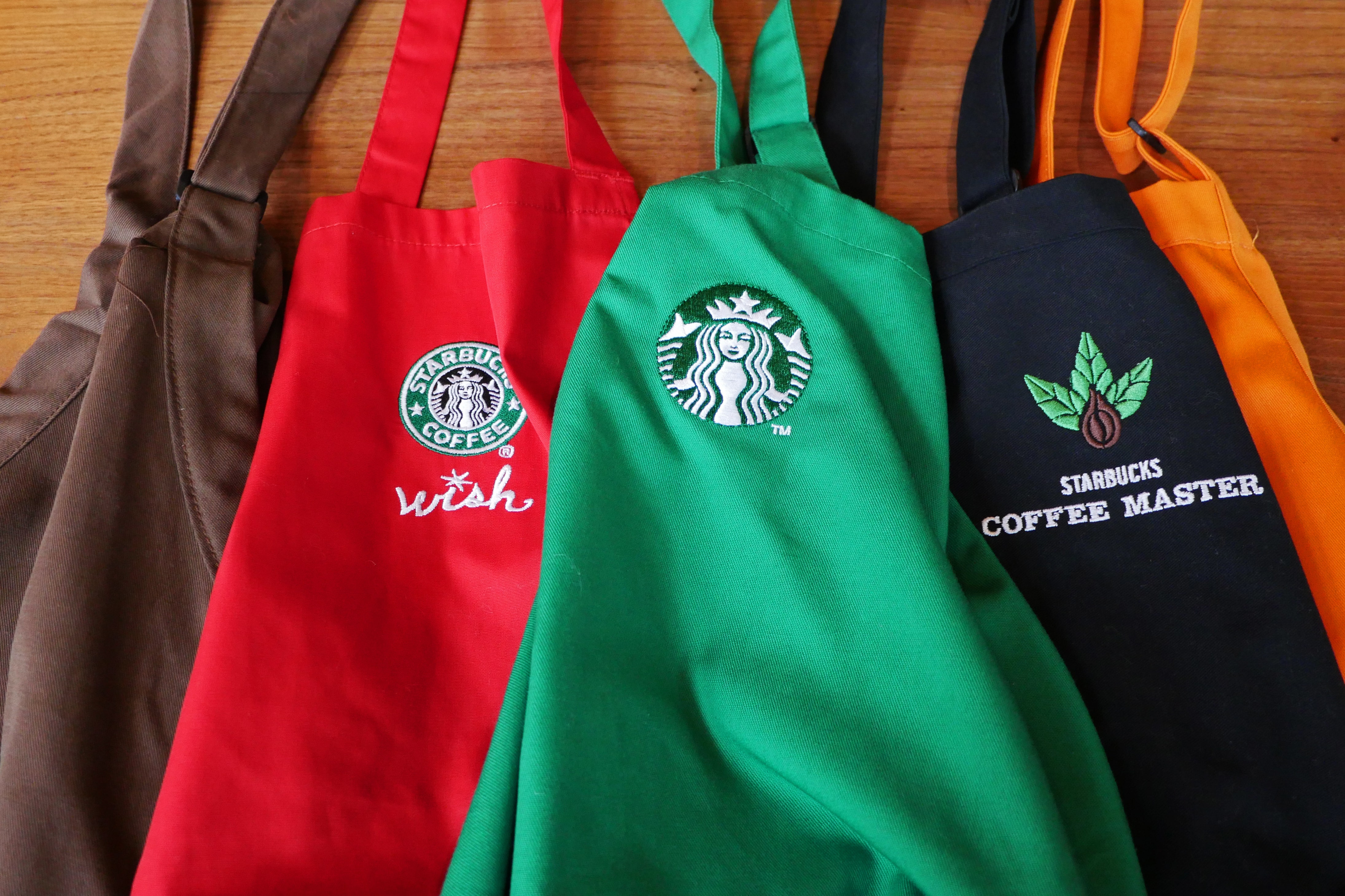 Detail Starbucks Coffee Academy Black Apron Nomer 4