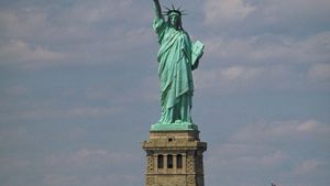 Detail Statue Of Liberty Pic Nomer 30
