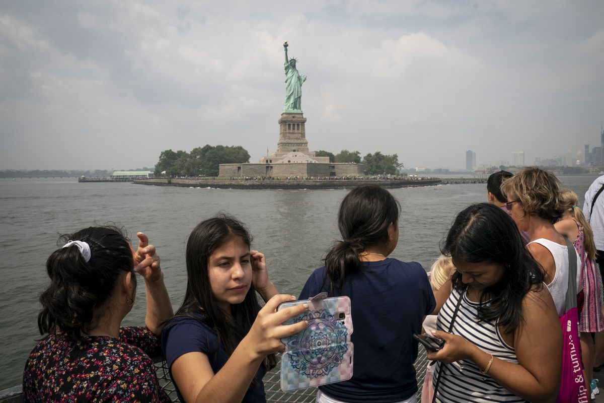 Detail Statue Of Liberty Pic Nomer 39