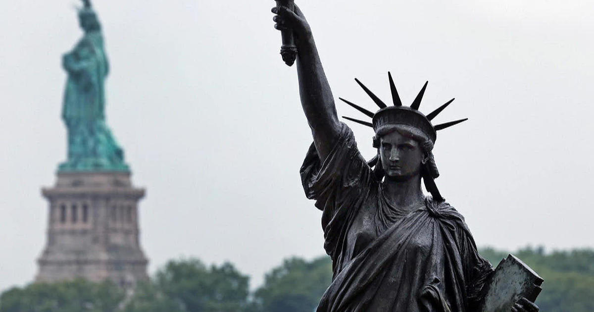 Detail Statue Of Liberty Pics Nomer 47