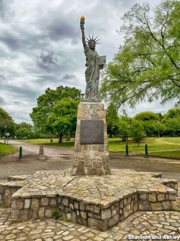 Detail Statue Of Liberty Picture Nomer 36