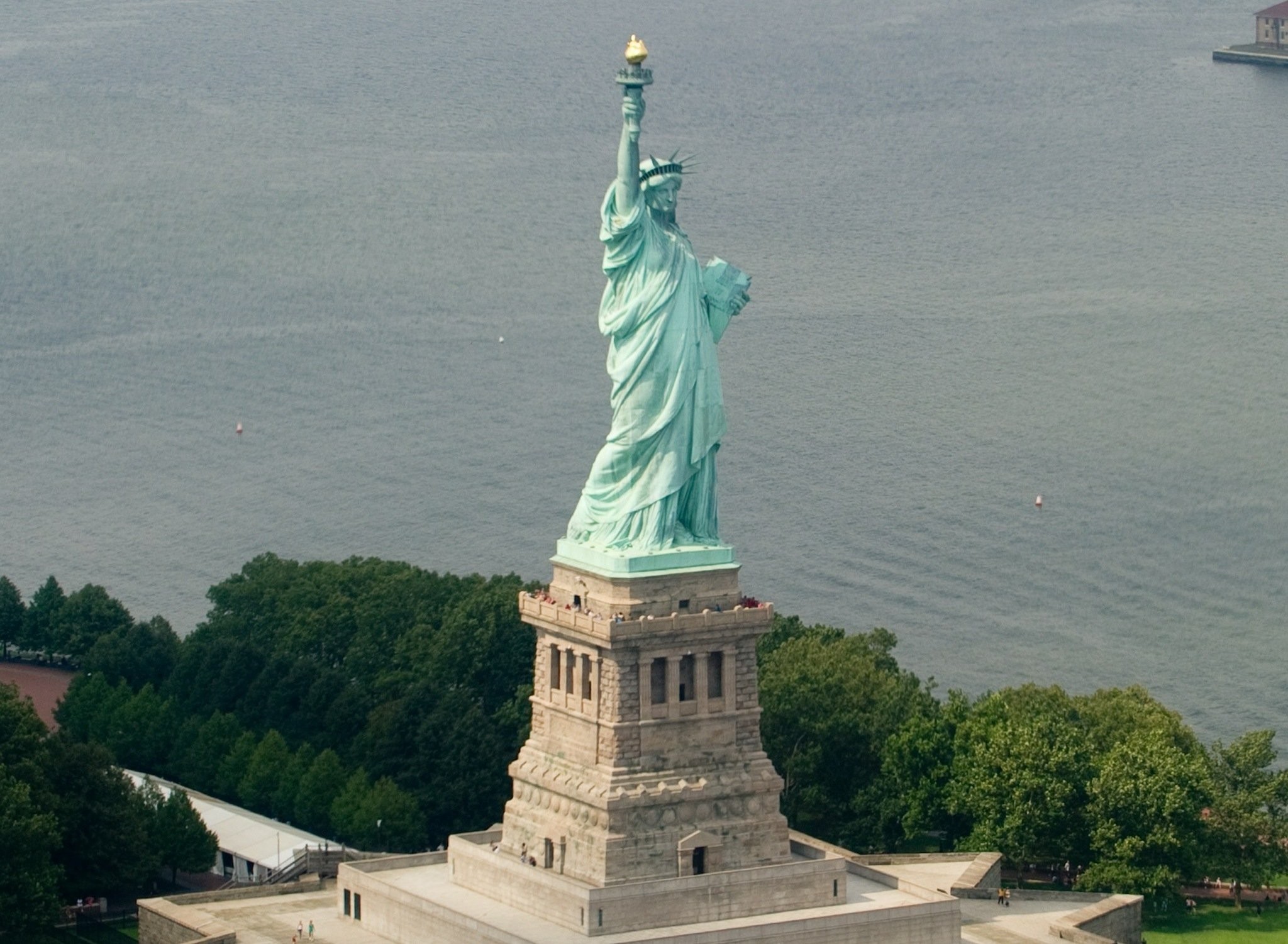 Detail Statue Of Liberty Picturs Nomer 54