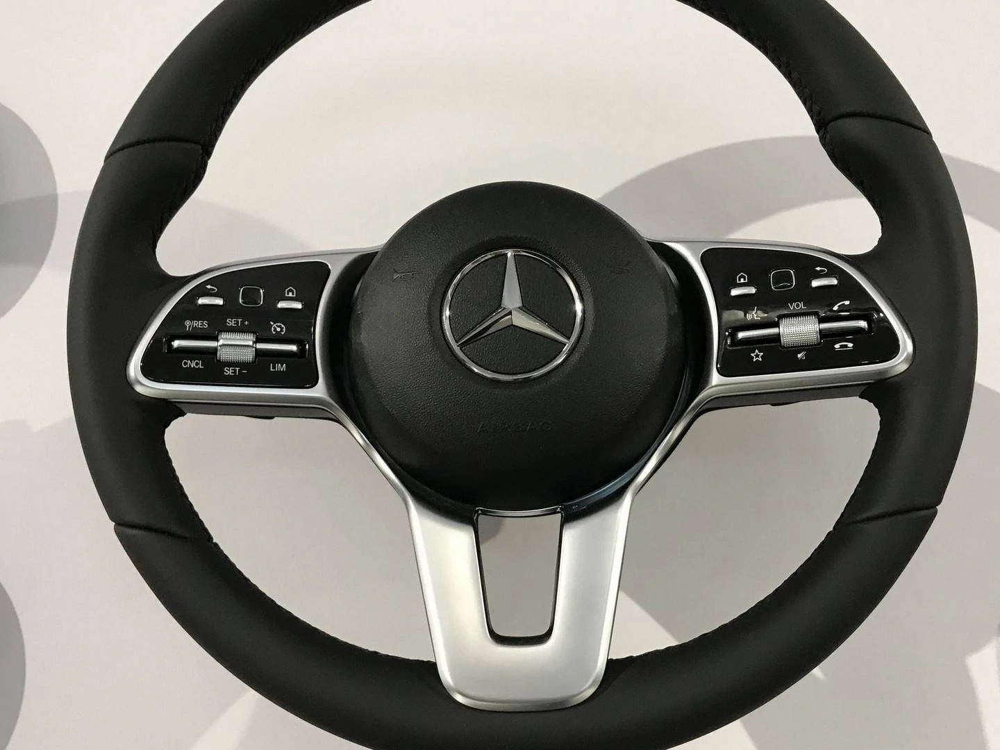 Detail Steering Wheel Pic Nomer 20