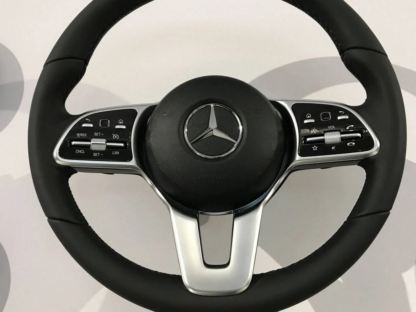 Detail Steering Wheel Picture Nomer 22
