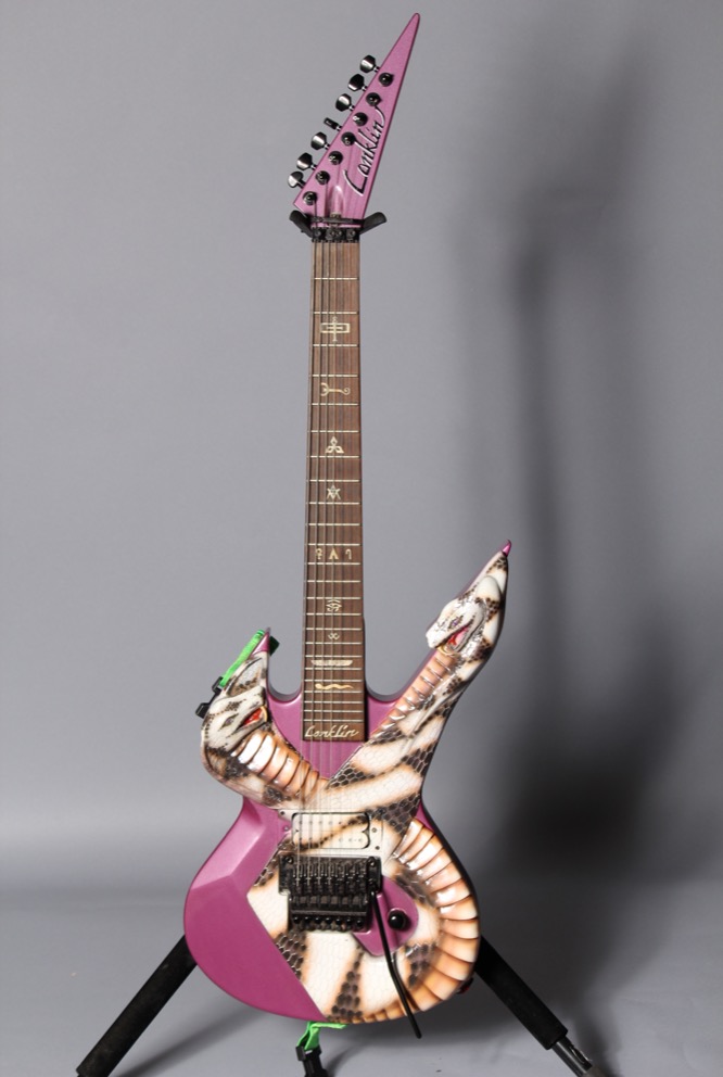 Detail Steve Vai Flame Guitar Body Nomer 20