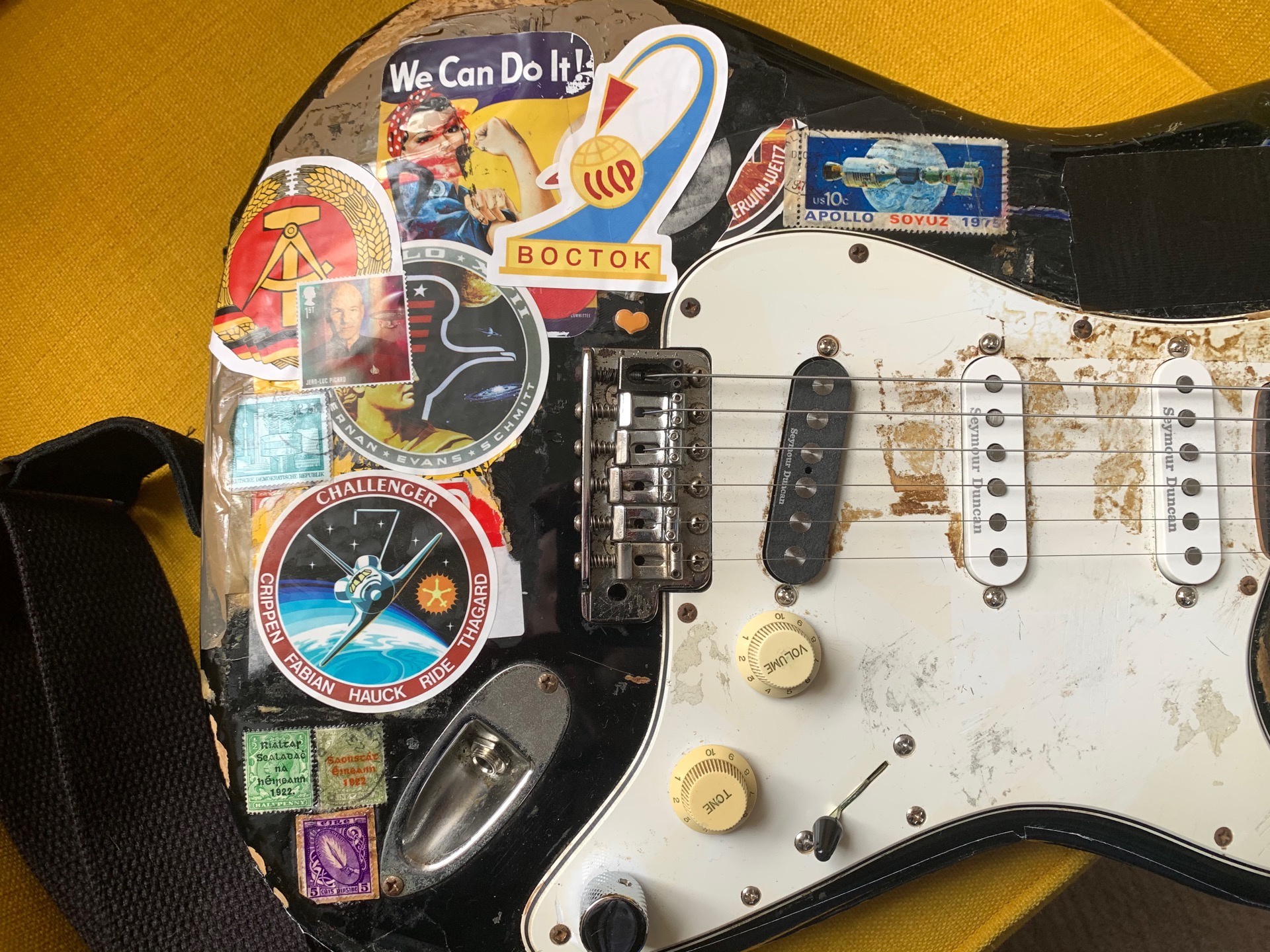 Detail Sticker Bomb Guitar Nomer 24