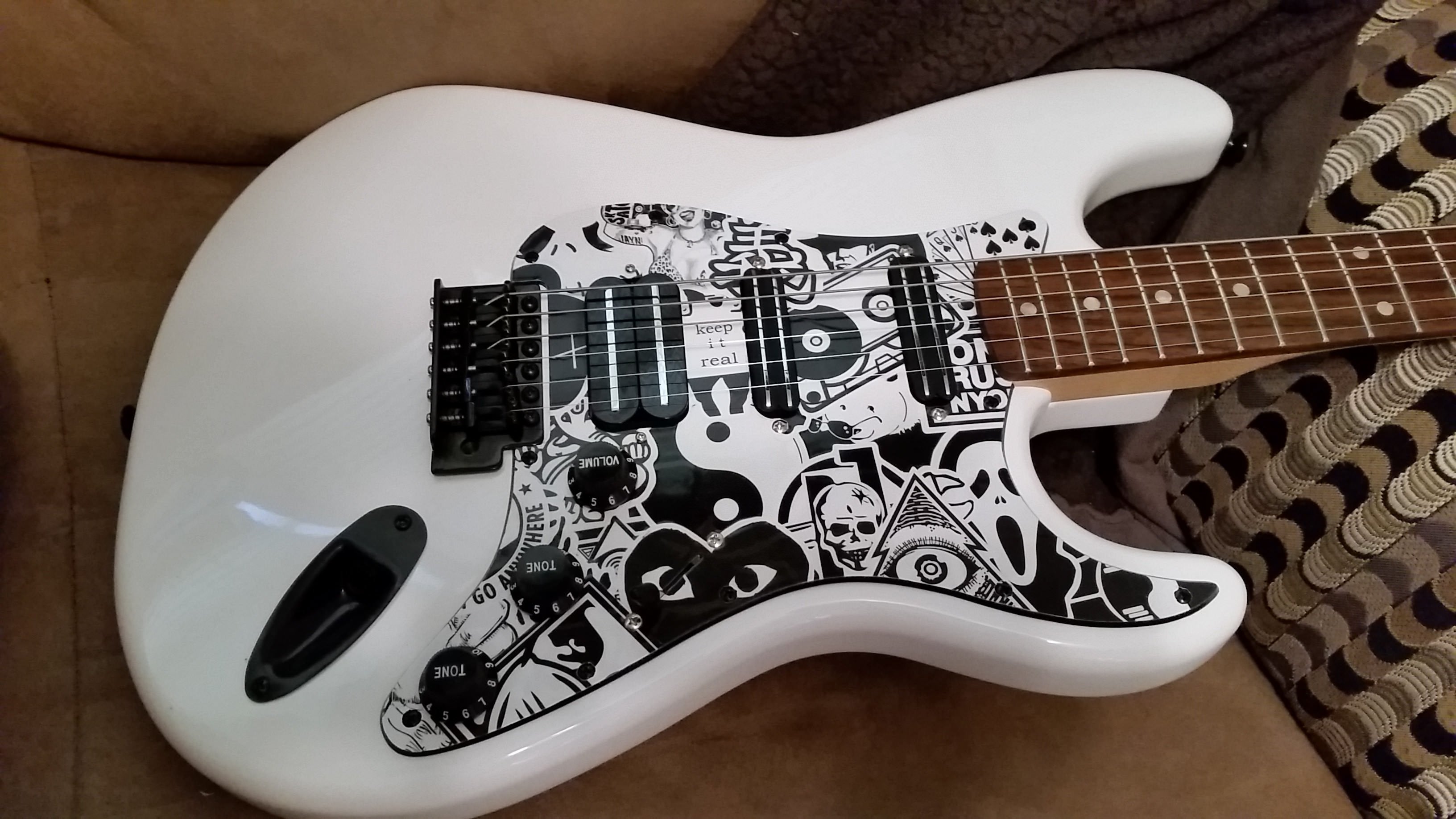 Detail Sticker Bomb Guitar Nomer 33