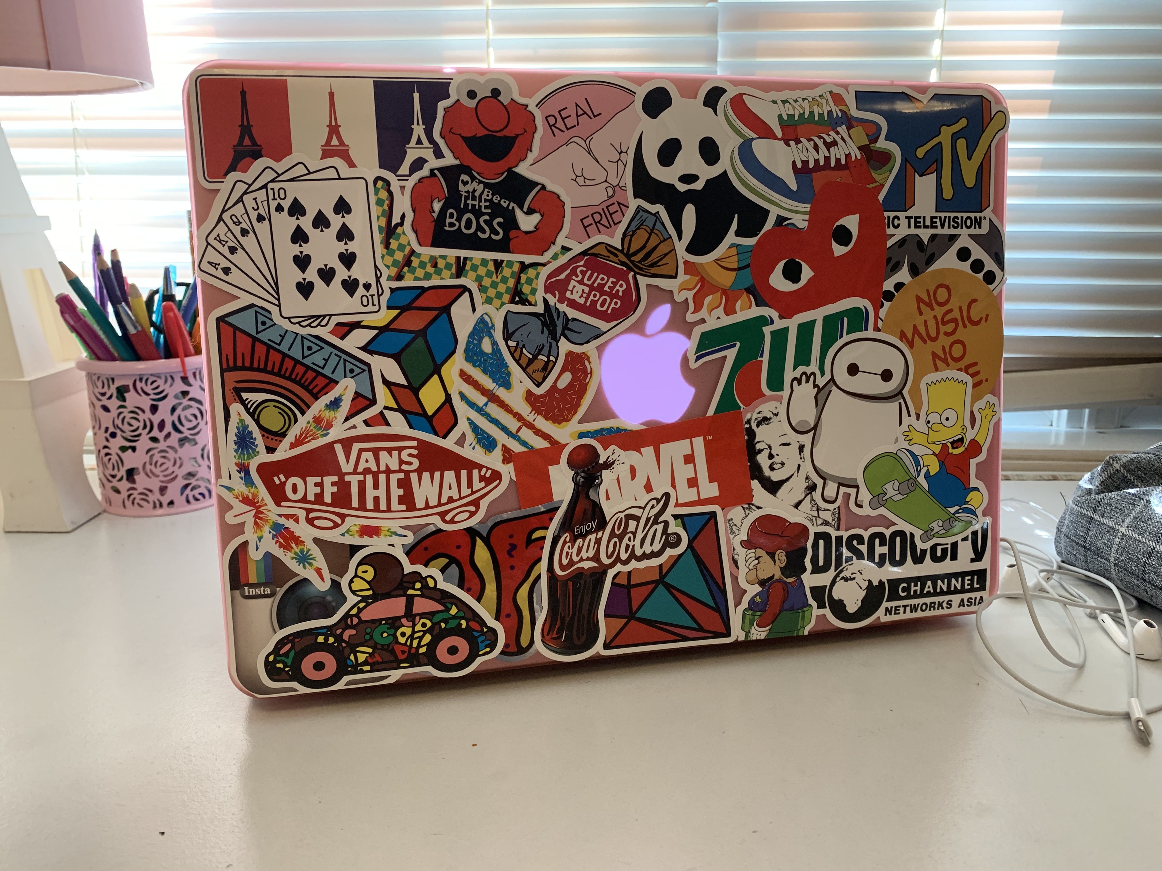 Detail Sticker Bomb Macbook Pro Nomer 24