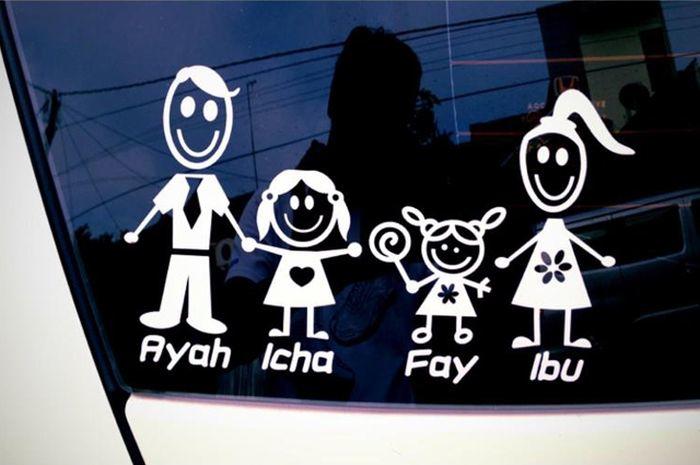 Detail Stiker Ayah Ibu Anak Di Mobil Nomer 10