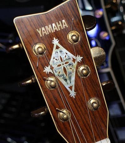 Detail Stiker Gitar Yamaha Nomer 23