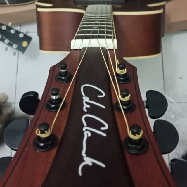 Detail Stiker Gitar Yamaha Nomer 53