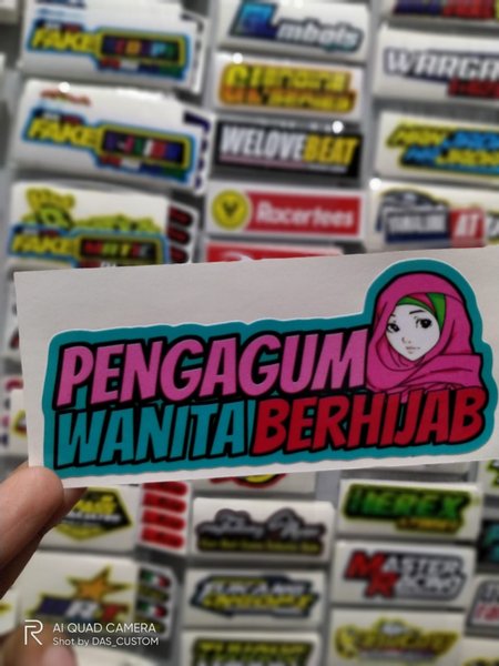 Detail Stiker Perempuan Berhijab Nomer 49