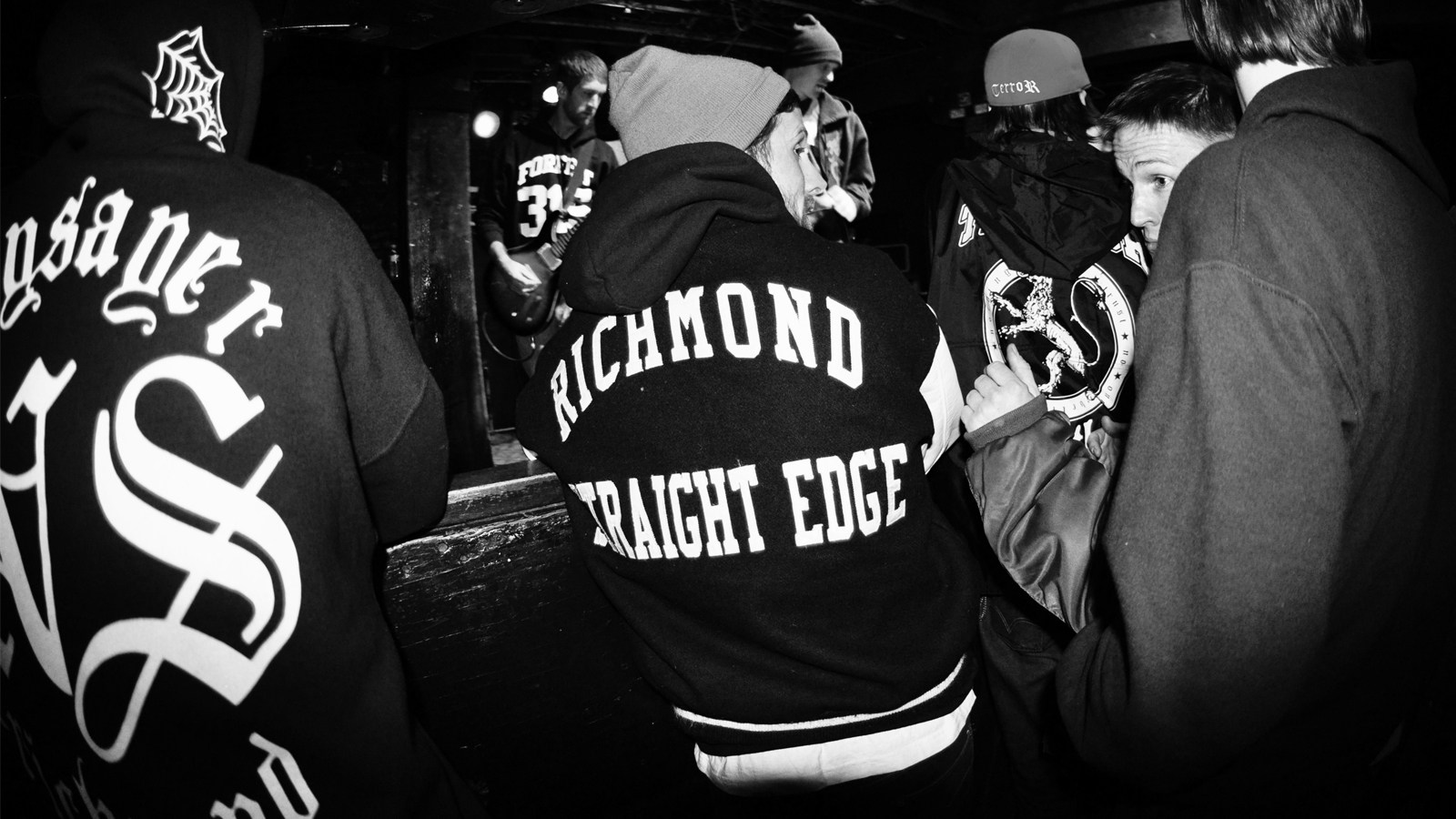 Detail Straight Edge Wallpaper Nomer 22