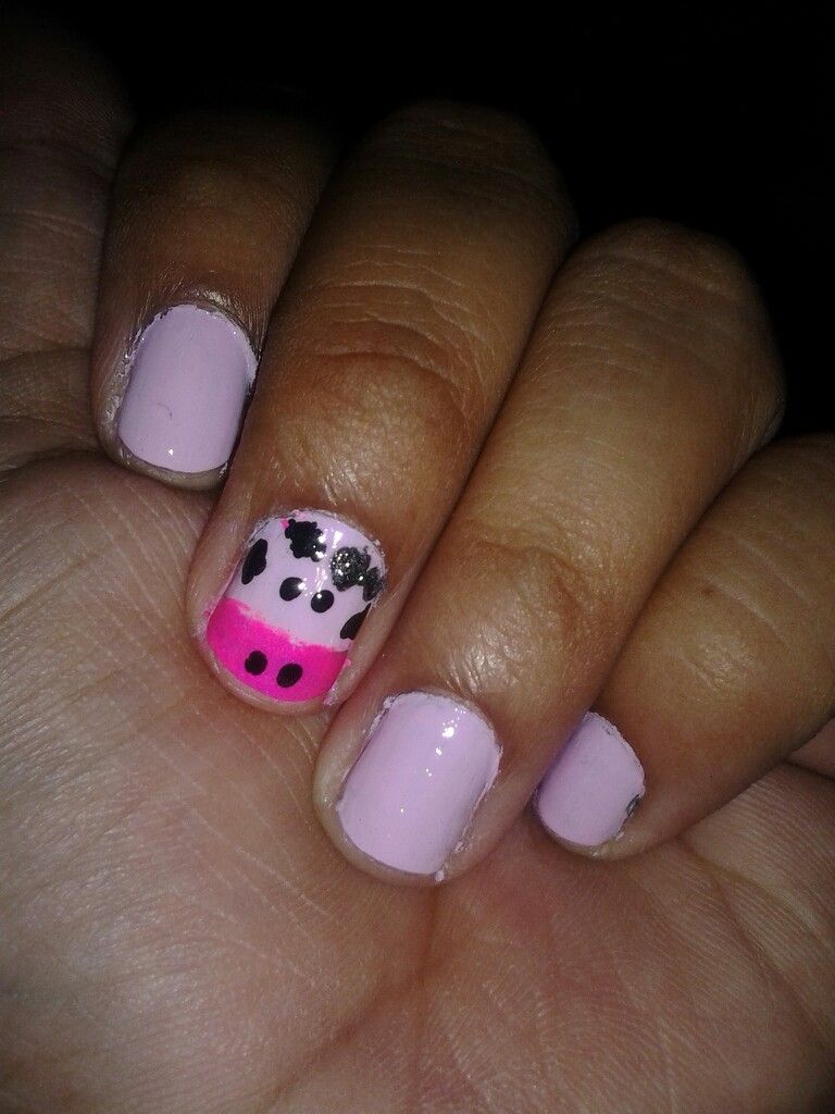 Detail Strawberry Cow Nails Nomer 38