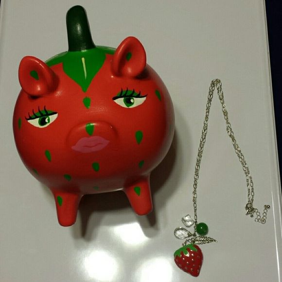 Detail Strawberry Piggy Bank Nomer 5