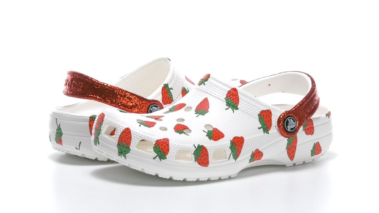 Detail Strawberry Print Crocs Nomer 47