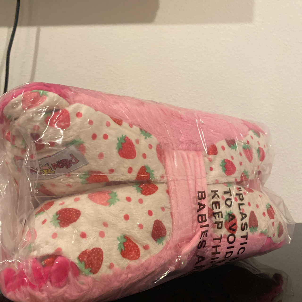 Detail Strawberry Sloth Pillow Pet Nomer 39