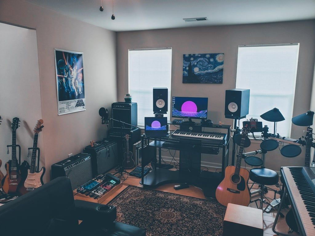 Detail Studio Musik Di Kamar Nomer 6