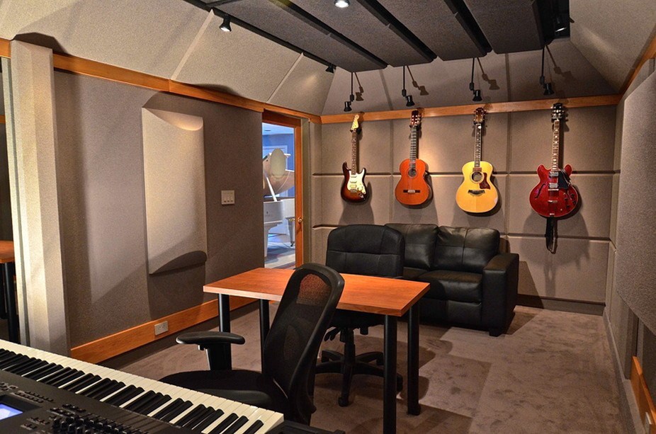 Detail Studio Musik Mini Di Rumah Nomer 2