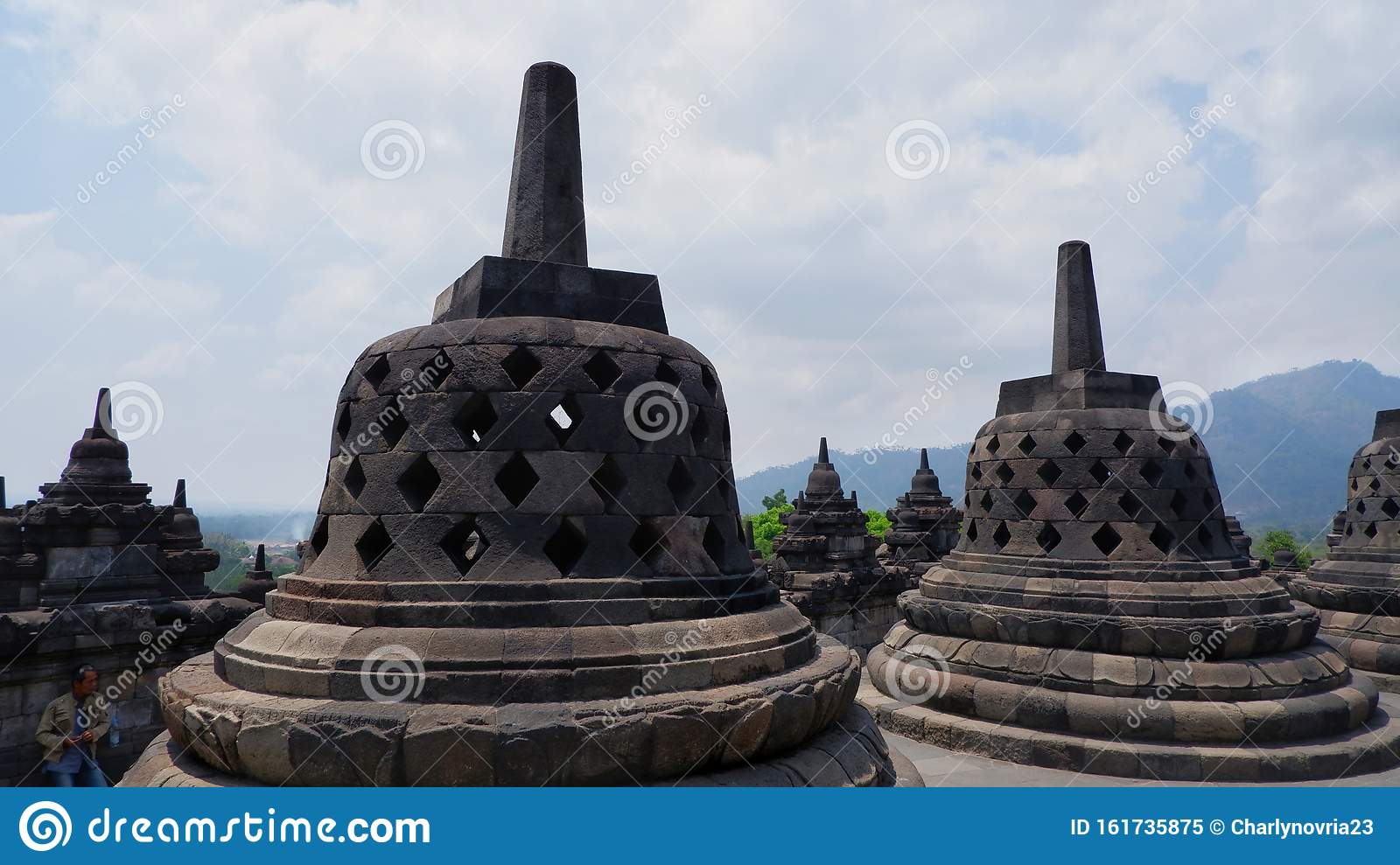 Detail Stupa Candi Borobudur Nomer 9