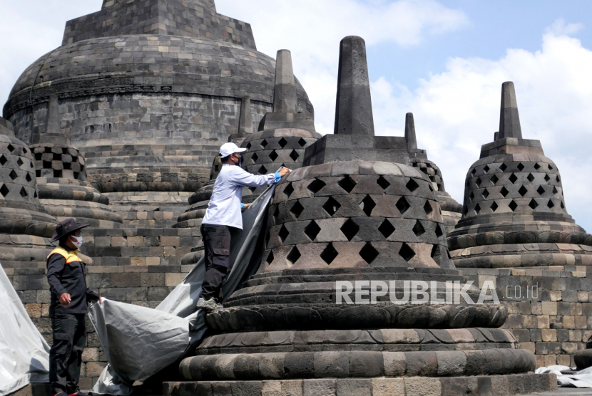 Detail Stupa Candi Borobudur Nomer 21