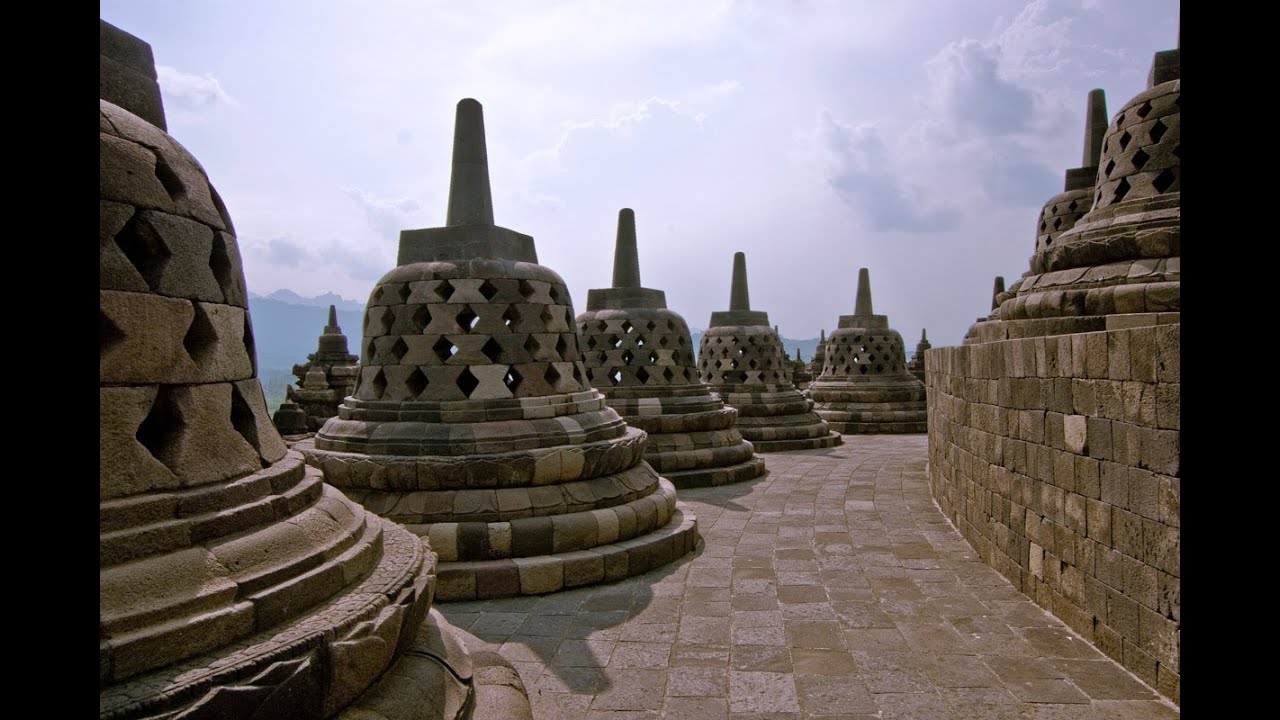 Detail Stupa Candi Borobudur Nomer 28