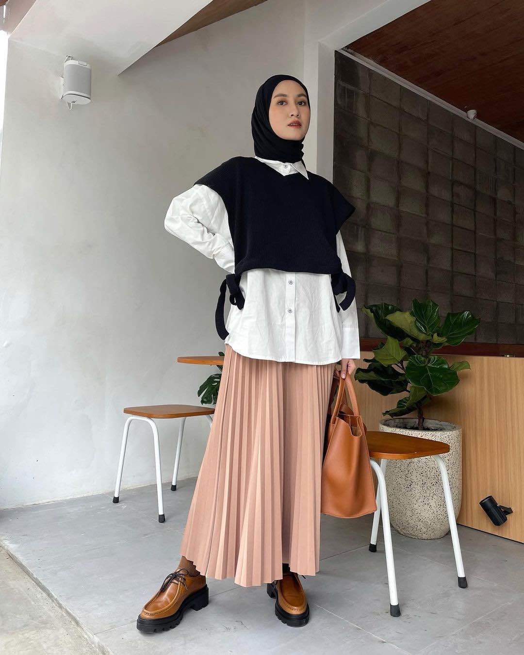 Detail Style Hijab Anak Kuliahan Nomer 15