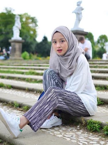 Detail Style Hijab Anak Kuliahan Nomer 19