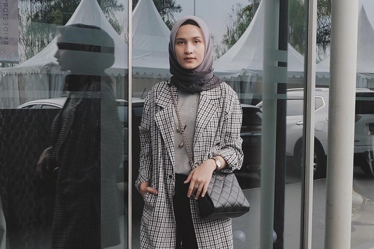 Detail Style Hijab Anak Kuliahan Nomer 23