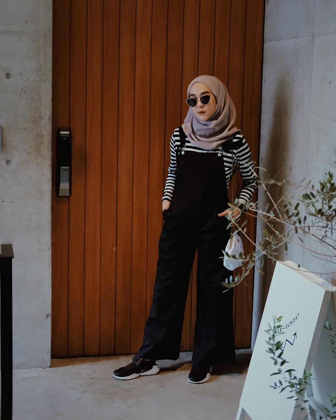 Detail Style Hijab Anak Kuliahan Nomer 35