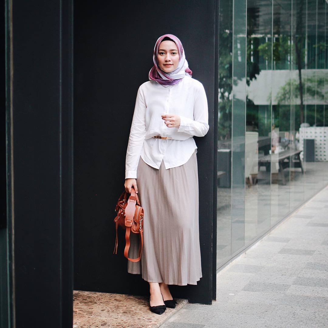 Detail Style Hijab Anak Kuliahan Nomer 39