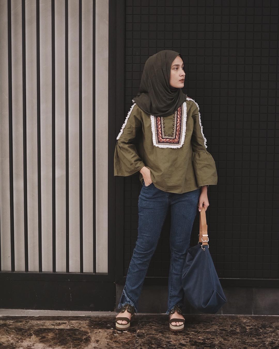 Detail Style Hijab Anak Kuliahan Nomer 41