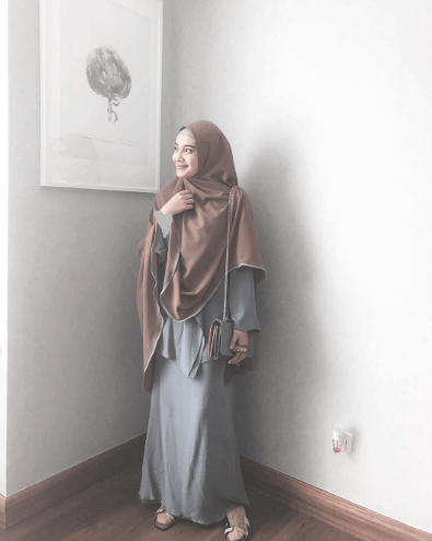 Detail Style Hijab Anak Kuliahan Nomer 47