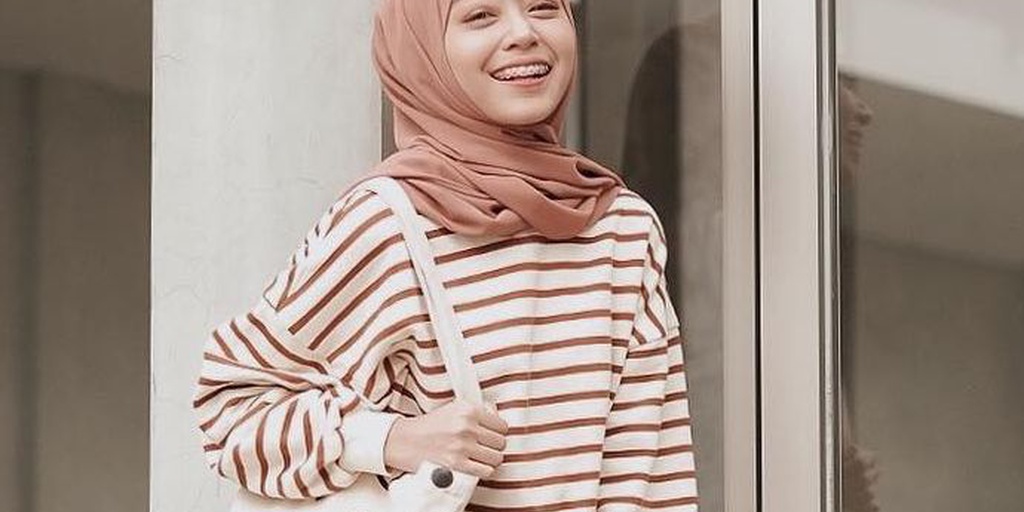 Detail Style Hijab Anak Kuliahan Nomer 50