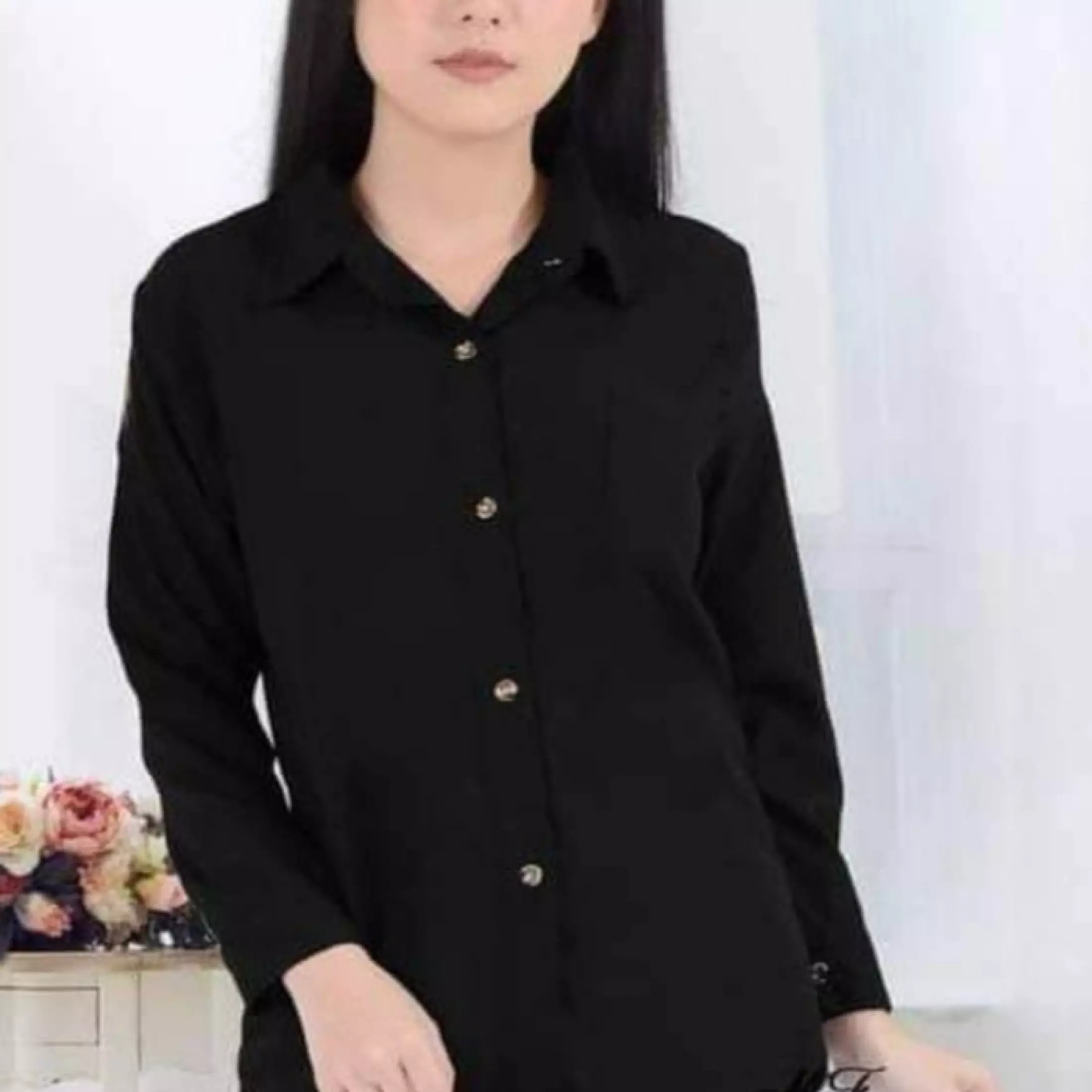 Detail Style Kemeja Hitam Wanita Nomer 12