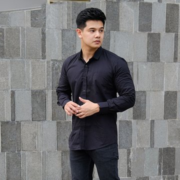 Detail Style Kemeja Hitam Wanita Nomer 51