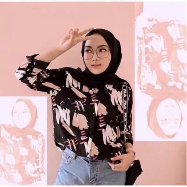 Detail Style Kemeja Hitam Wanita Nomer 58