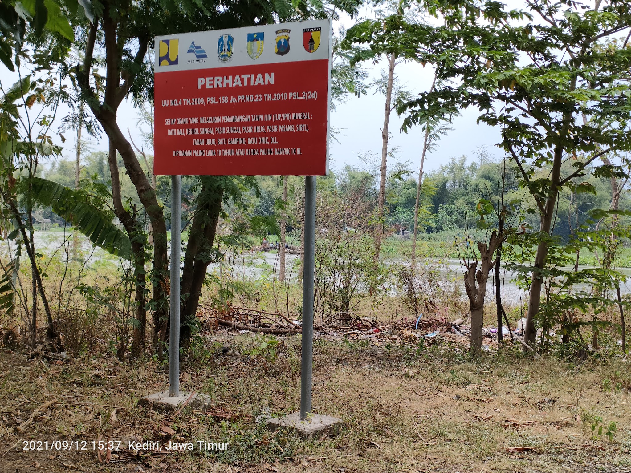 Detail Suasana Desa Dan Hutan Gambar 2d Nomer 30