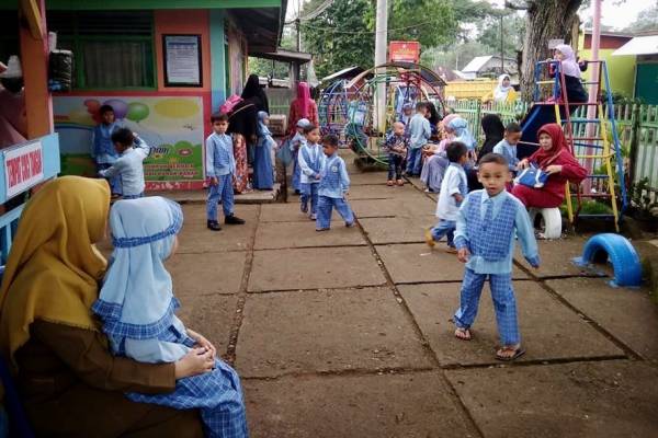 Detail Suasana Gambar Berangkat Sekolah Pagi Hari Nomer 29