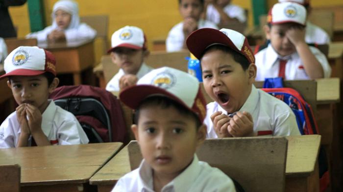 Detail Suasana Gambar Berangkat Sekolah Pagi Hari Nomer 41