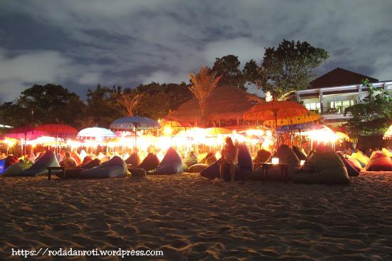 Detail Suasana Pantai Di Malam Hari Nomer 11