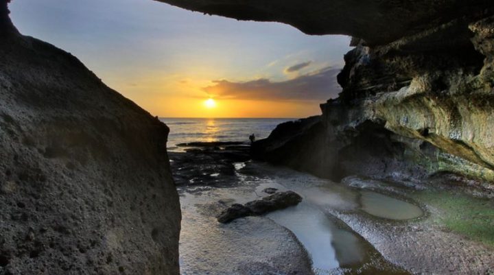 Detail Suasana Pantai Di Sore Hari Nomer 48