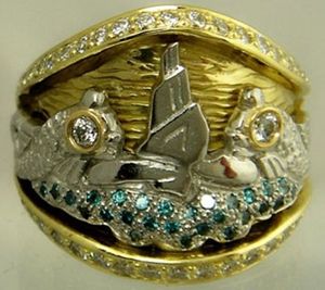 Detail Submarine Dolphin Rings Nomer 17